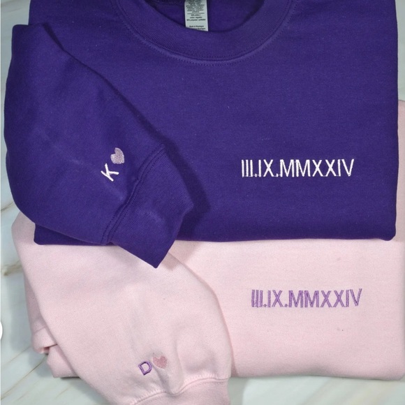 Green and White Pullover Hooded Sweaters with V-Neckline - Picture 4 of 10